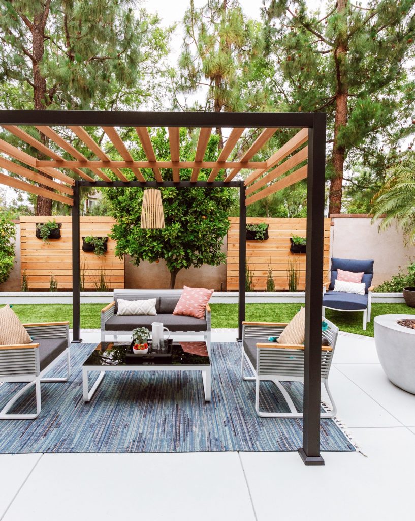 Backyard Makeover Patio Furniture - Anita Yokota (817 x 1024 Pixel)